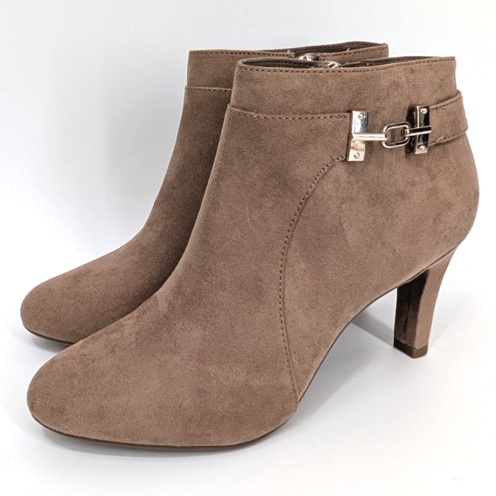 Bandolino Tan Brown Vegan Suede Gold Buckle Lappo Stiletto Ankle Boots 7.5 NWOT